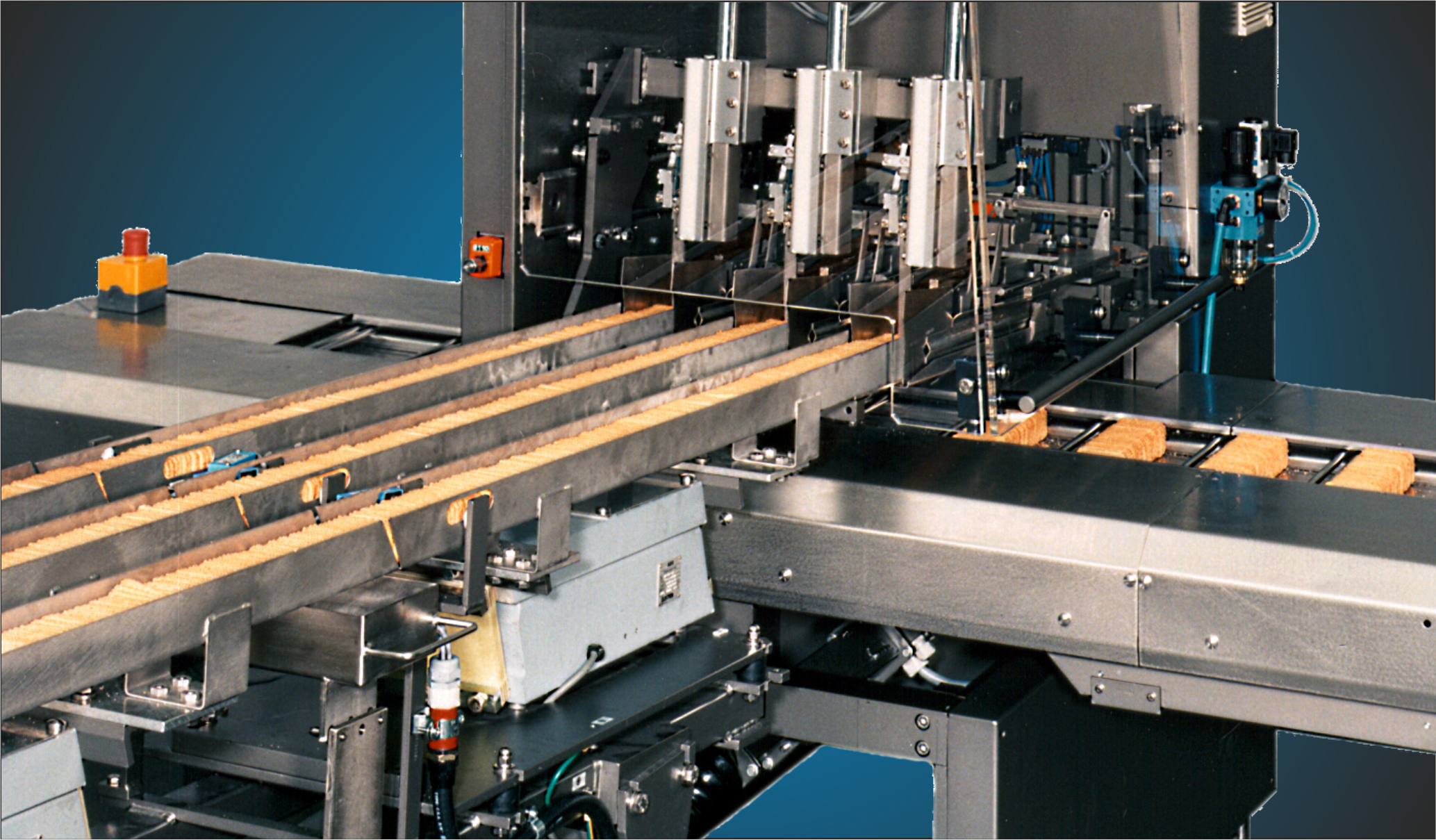 Den översta bilden visar en del av en matberedare